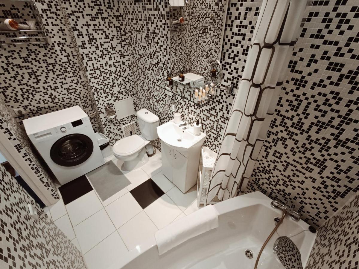 Centrally Located Studio Apartment Riga Exterior photo