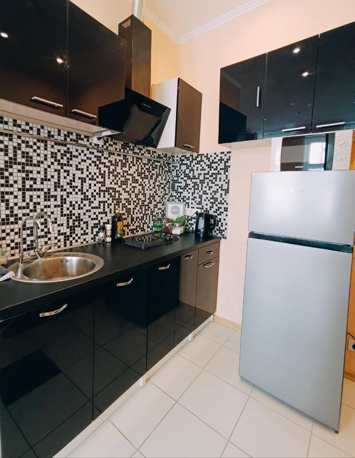 Centrally Located Studio Apartment Riga Exterior photo